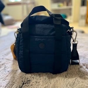 Lululemon handbag- Dash all Day Bucket Bag